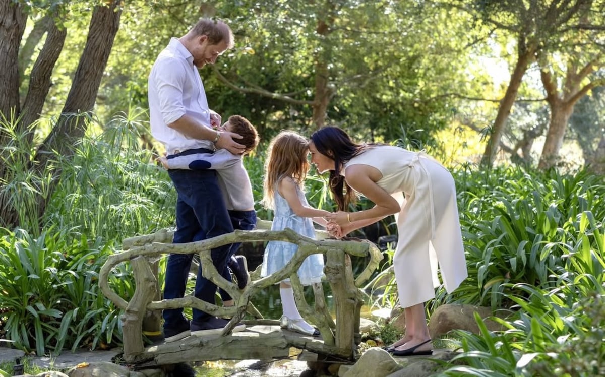 Meghan y el príncipe Harry comparten nueva foto familiar 