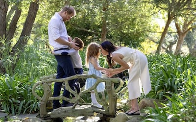 Meghan y el príncipe Harry comparten nueva foto familiar 