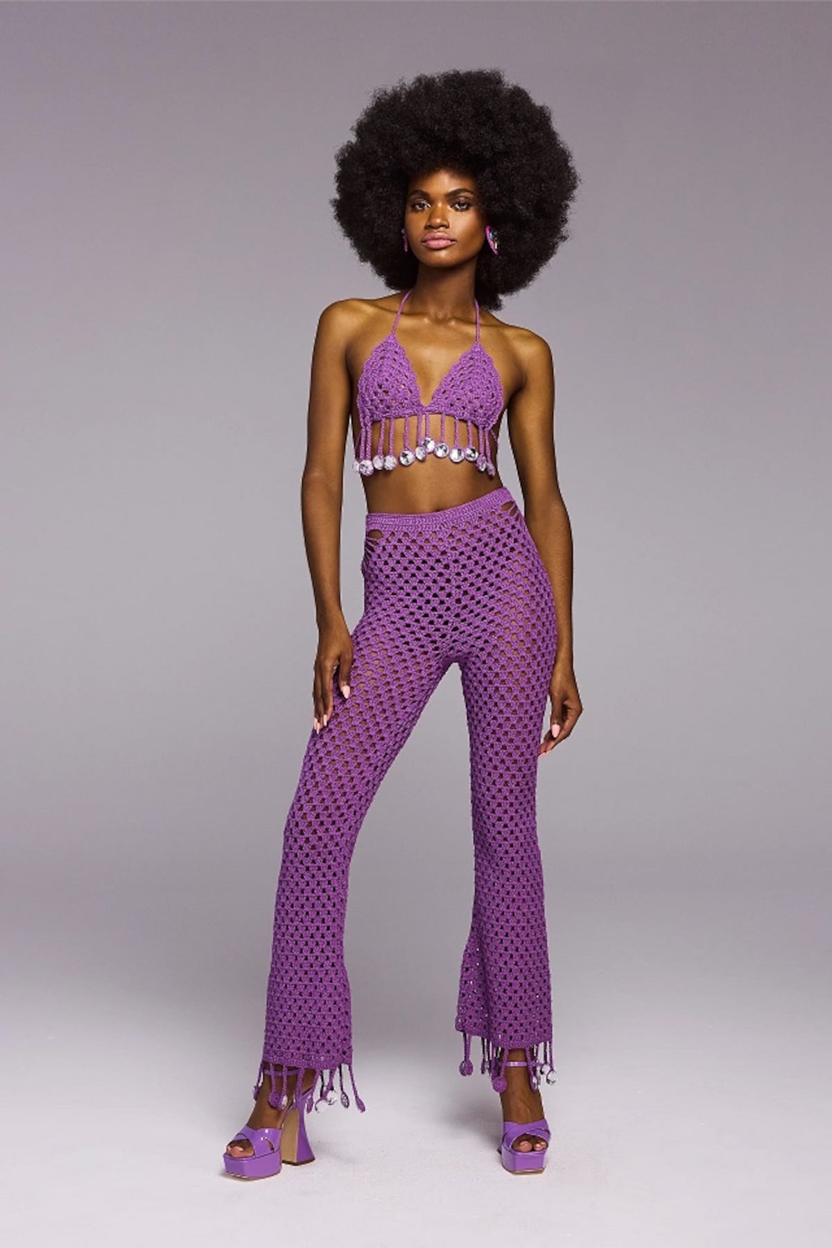 Moschino nos devuelve a los años 60 con su colección resort 2023