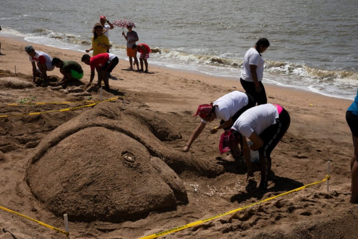 Concurso de figuras de arena en la playa de Veracruz