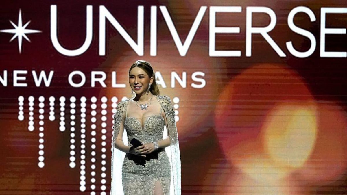 Tailandia congela los activos de la copropietaria de Miss Universo que sigue prófuga 