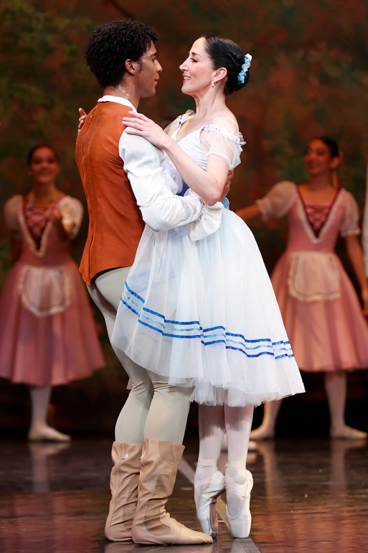 La ministra de Cultura de Panamá regresa al escenario como bailarina por una obra benéfica