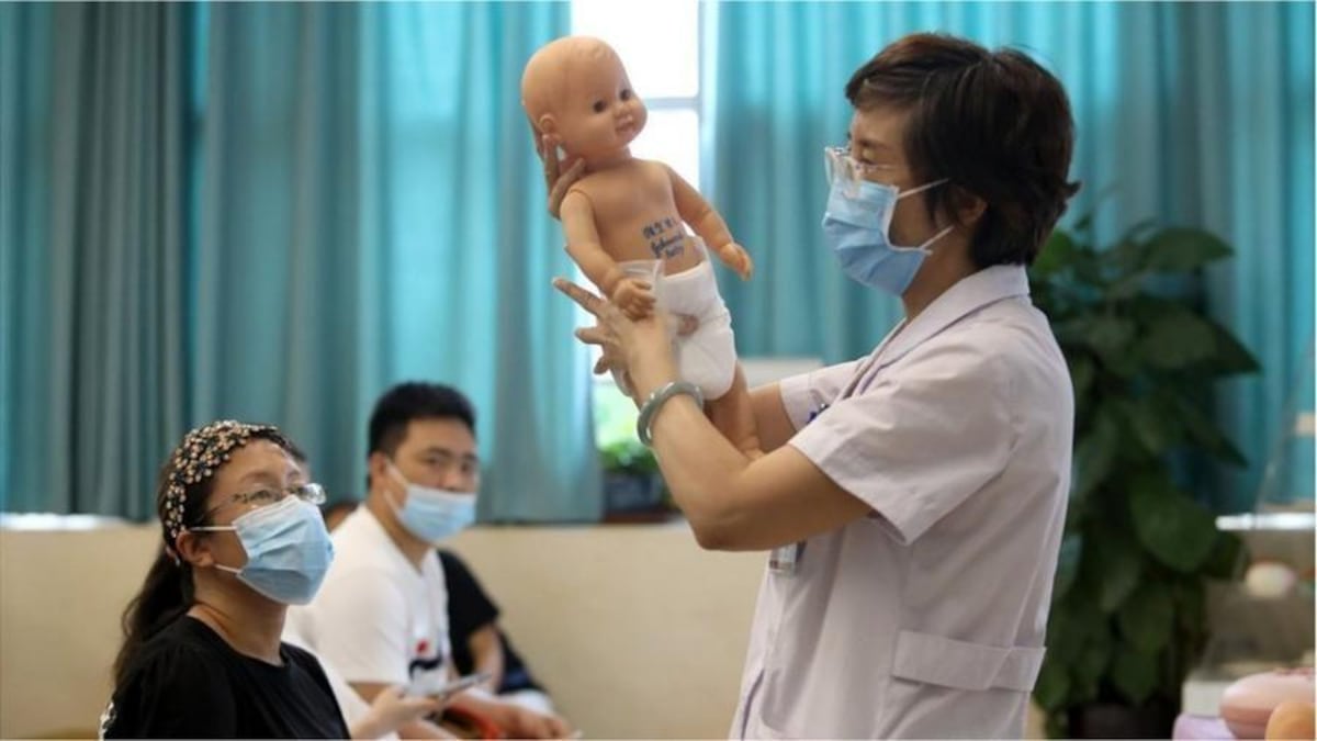 Crisis de solteros, "mujeres sobrantes" e impuesto al condón: por qué la apuesta de China para que nazcan más bebés salió mal