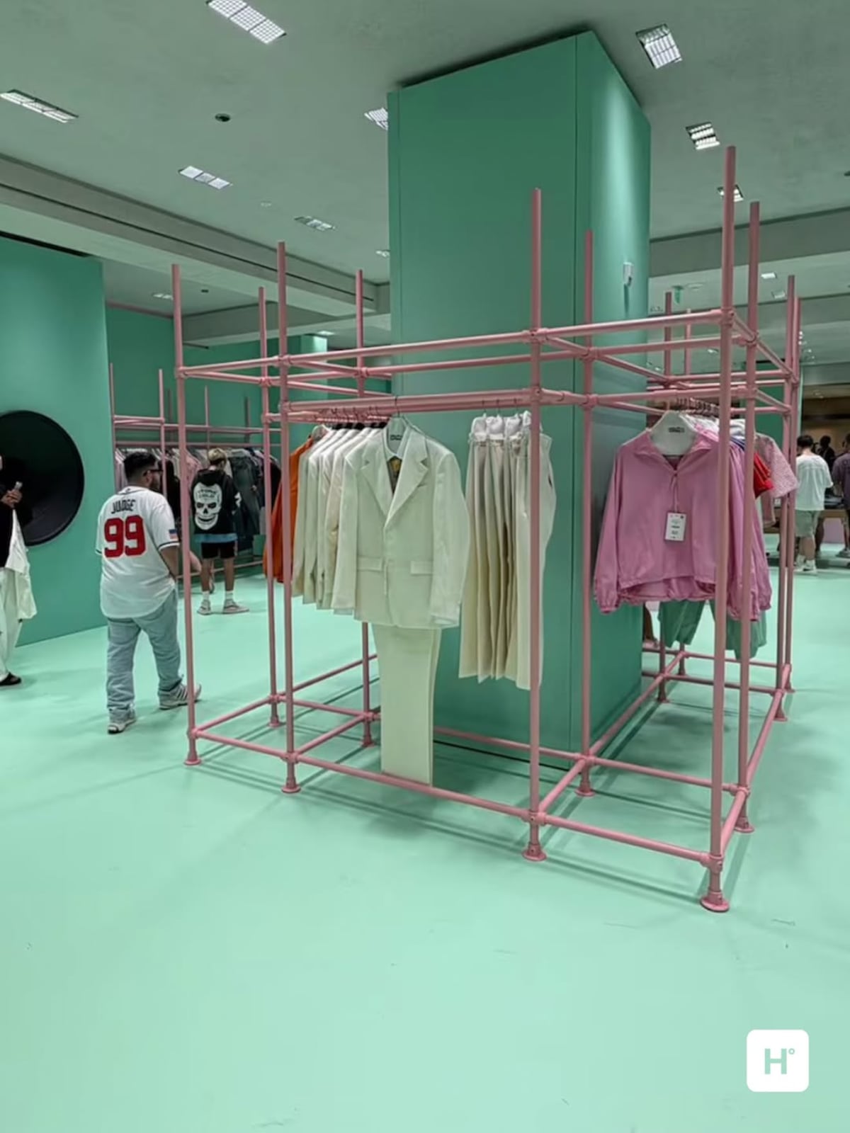 Bad Bunny y Zara lanzan una colaboración exclusiva en Puerto Rico (y pronto sabremos si llega a Panamá)