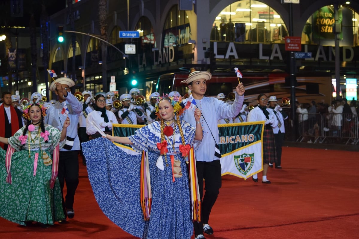 Desde Panamá a Los Ángeles: 124 estudiantes del IPA participaron en un desfile navideño en Hollywood y en Disneyland
