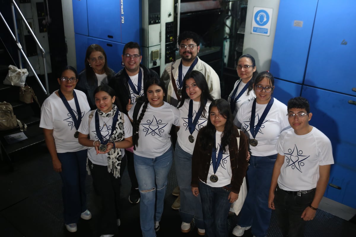 Finalistas de Talenpro visitan Corporación La Prensa antes de la gran final
