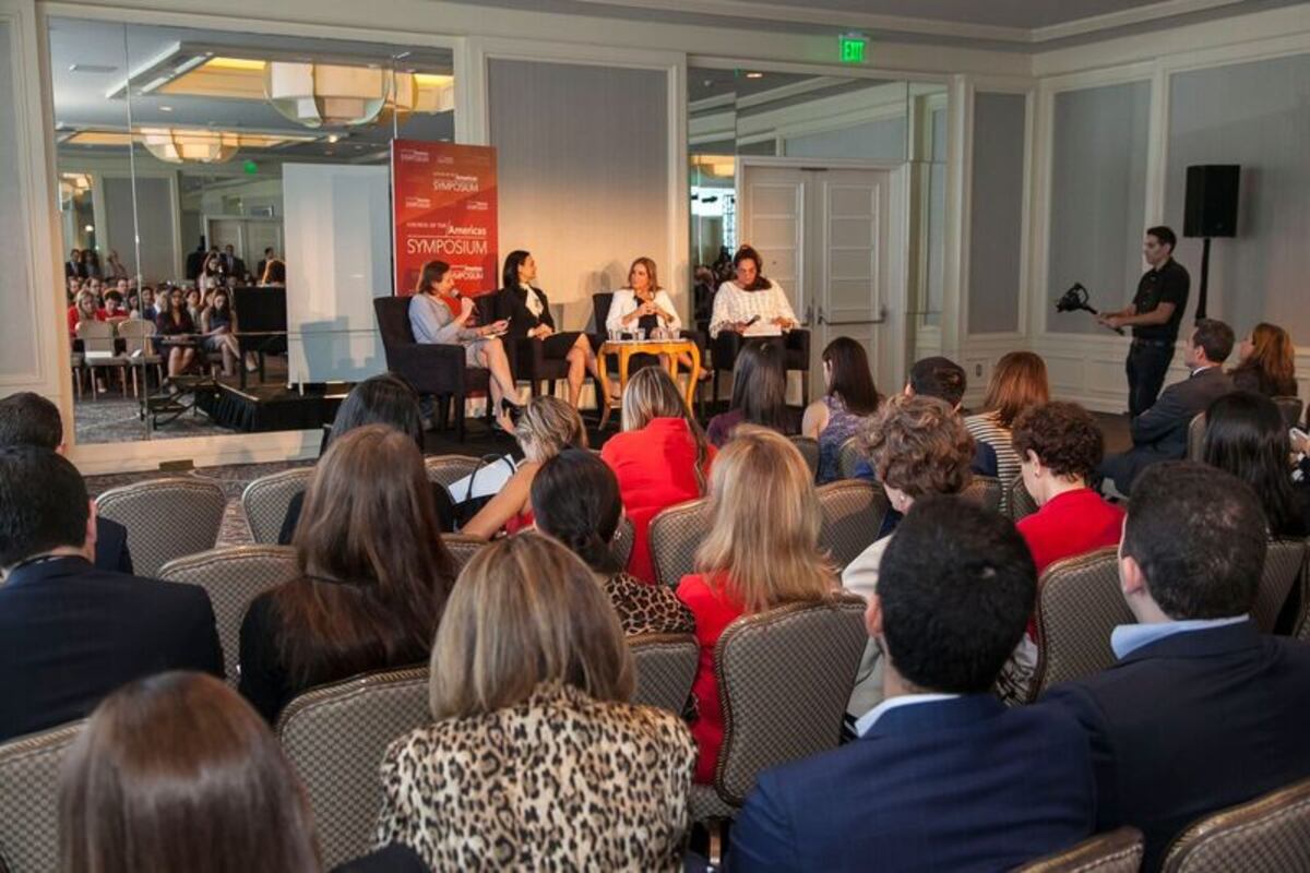 Isabel de Saint Malo de Alvarado habla sobre equidad social