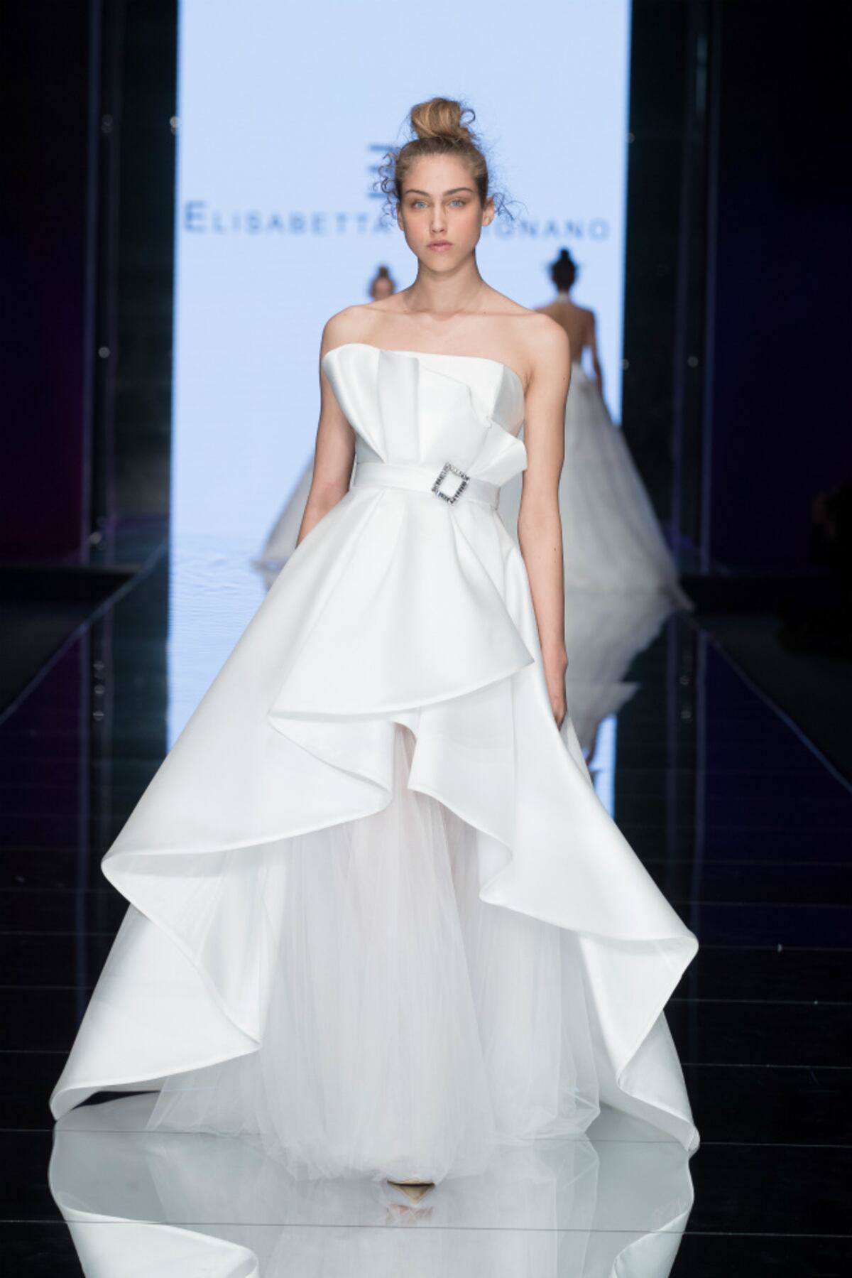 Ocho tendencias en trajes para la novia