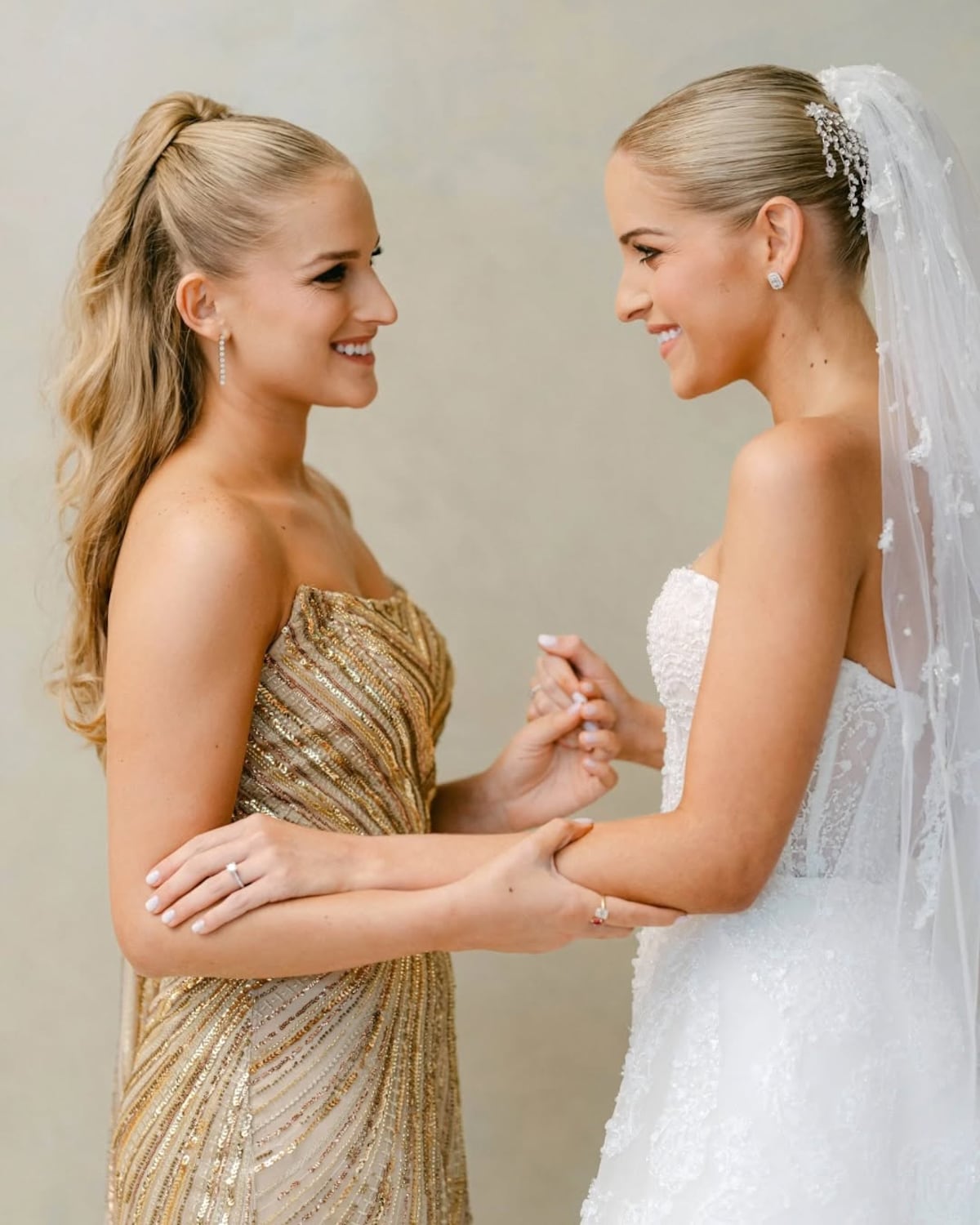 6 fotos de la boda de Ana Gretel Barreiro, hija de la presentadora Jenia Nenzen 