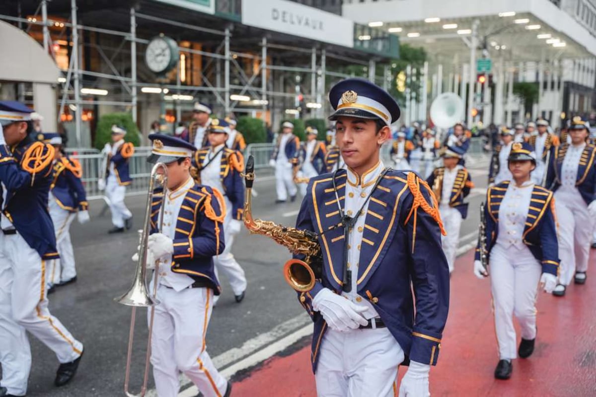 Bandas, conjuntos folclóricos y reinas: panameños desfilan en el Día de la Hispanidad en Nueva York