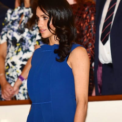 El vestido azul de Meghan Markle que hace pensar lo que (aún) no es