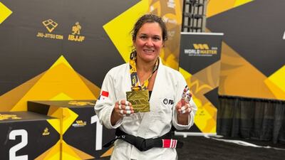 La panameña Jennisín Rosanía logró medalla de oro ‘black belt’ en un campeonato mundial de Jiu-Jitsu 