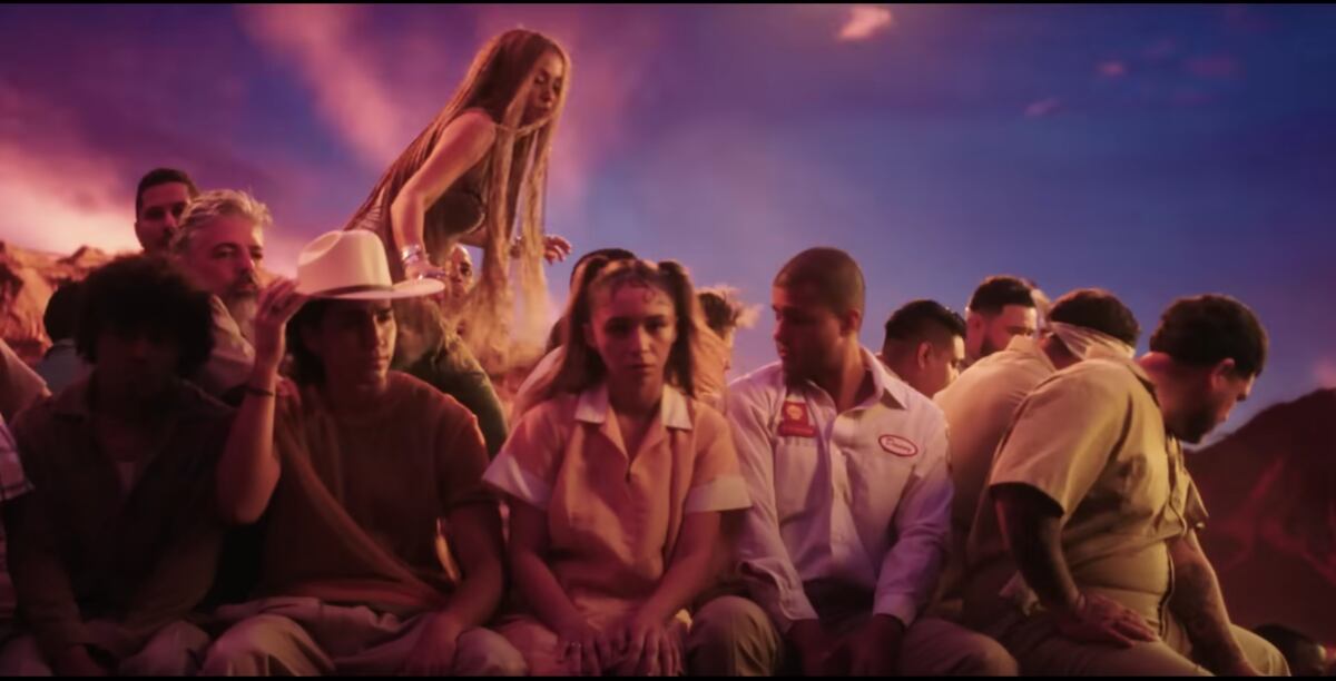 La bestia’ que acompaña a Shakira en su nuevo video 
