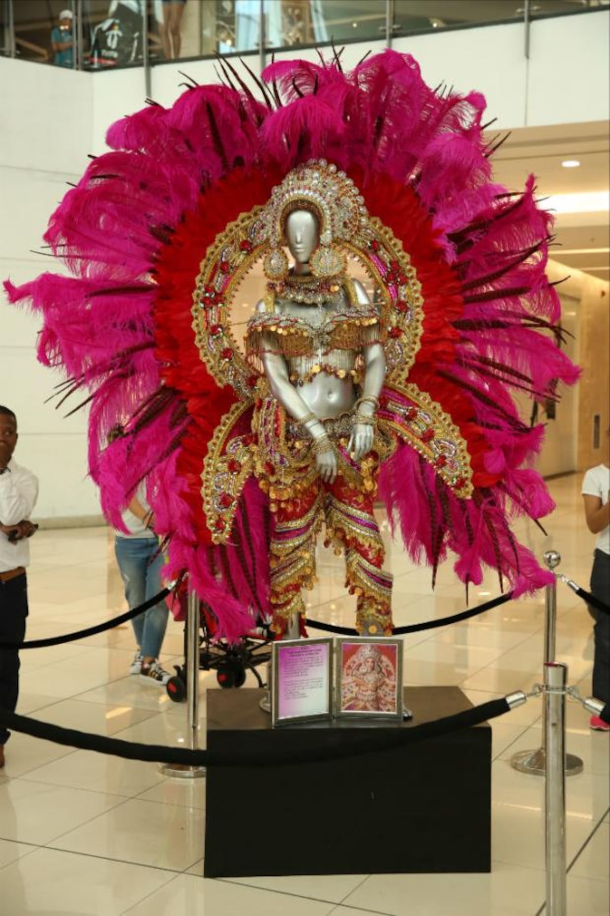 Exhibición de trajes de fantasía de Carnaval