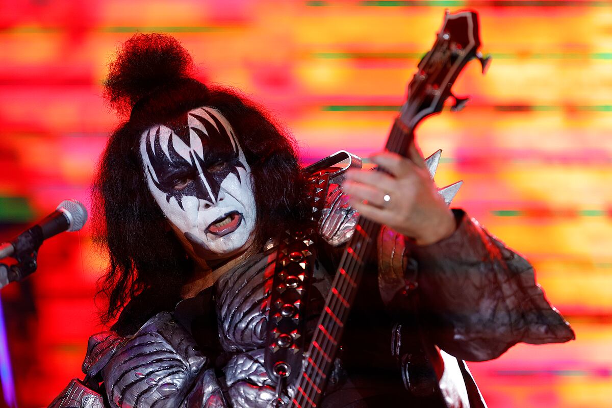 La leyenda de Kiss Gene Simmons, hospitalizado tras un accidente de coche en California