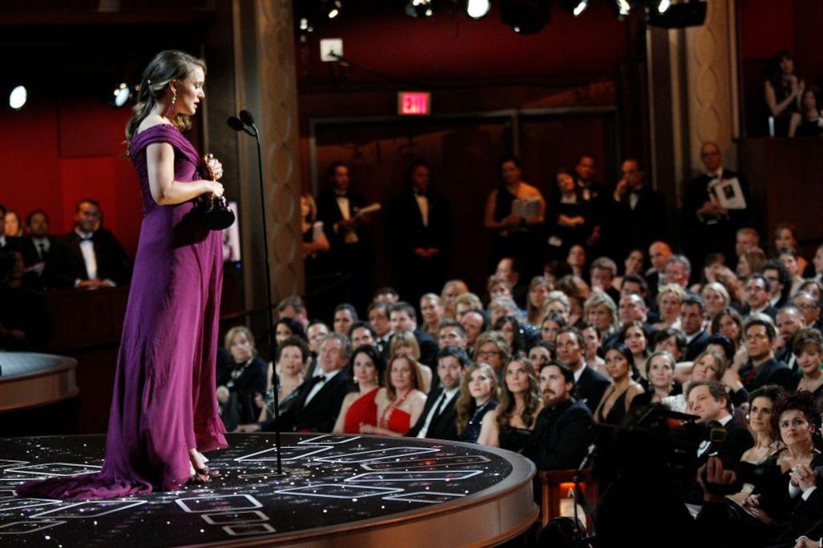 "Un asesinato literario": cómo "Life of M" desató un escándalo en Hollywood que involucra a Natalie Portman