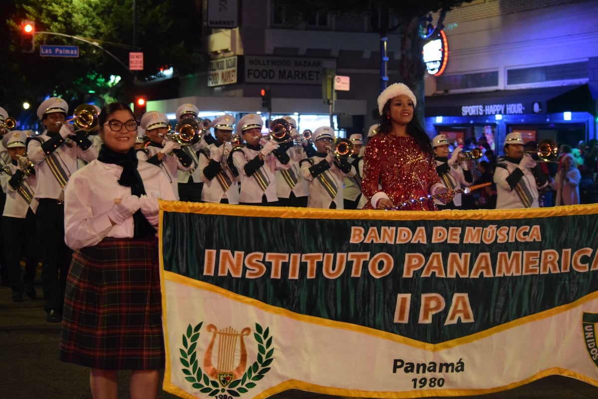 Desde Panamá a Los Ángeles: 124 estudiantes del IPA participaron en un desfile navideño en Hollywood y en Disneyland