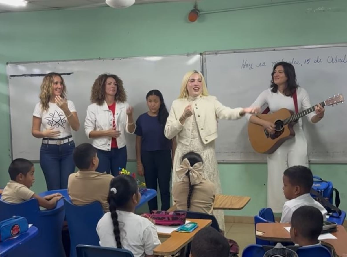 La cantante venezolana Elena Rose recorre Panamá junto a la ganadora del Grammy Erika Ender