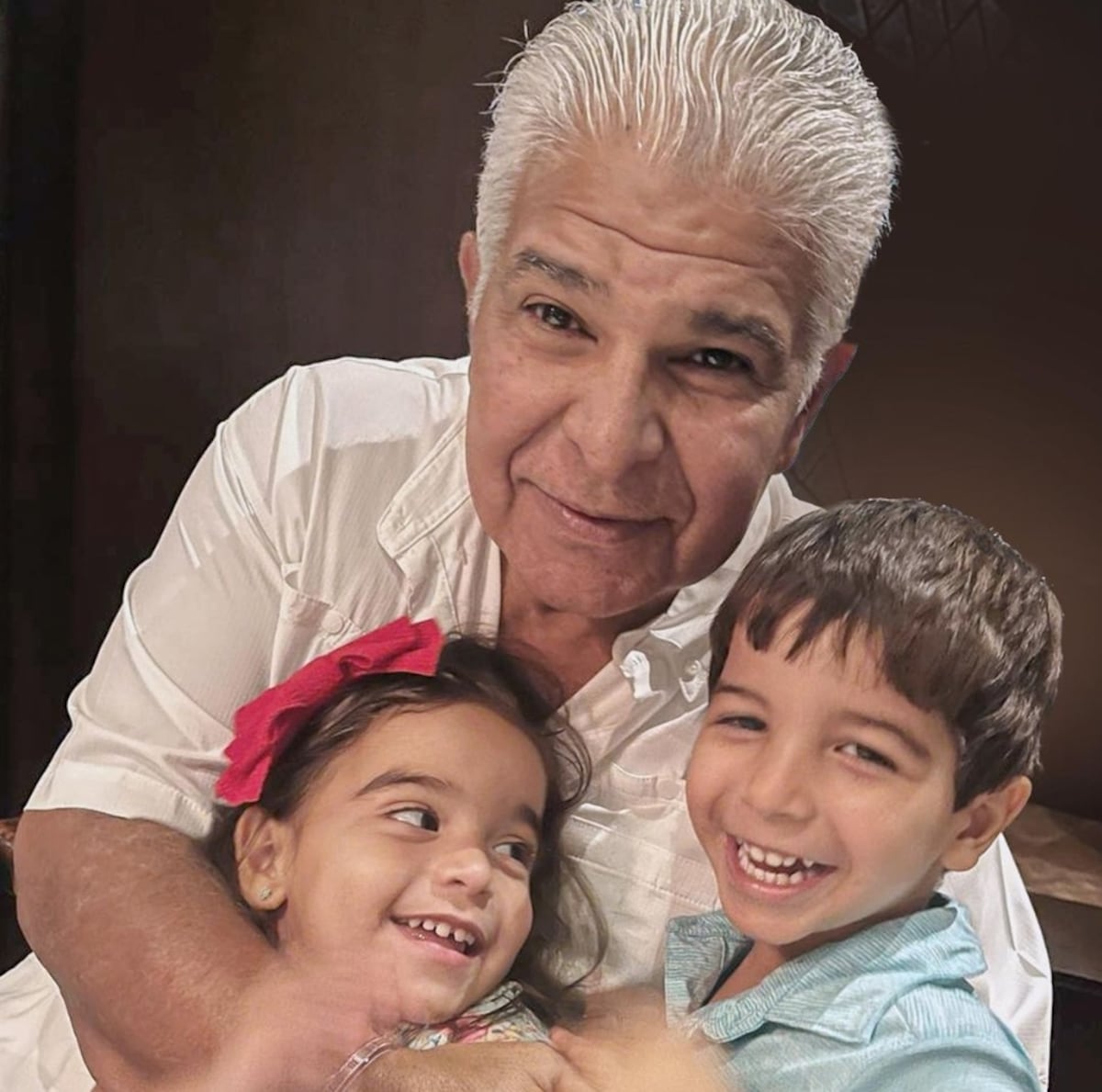 El presidente José Raúl Mulino celebra el cumpleaños de una de sus nietas