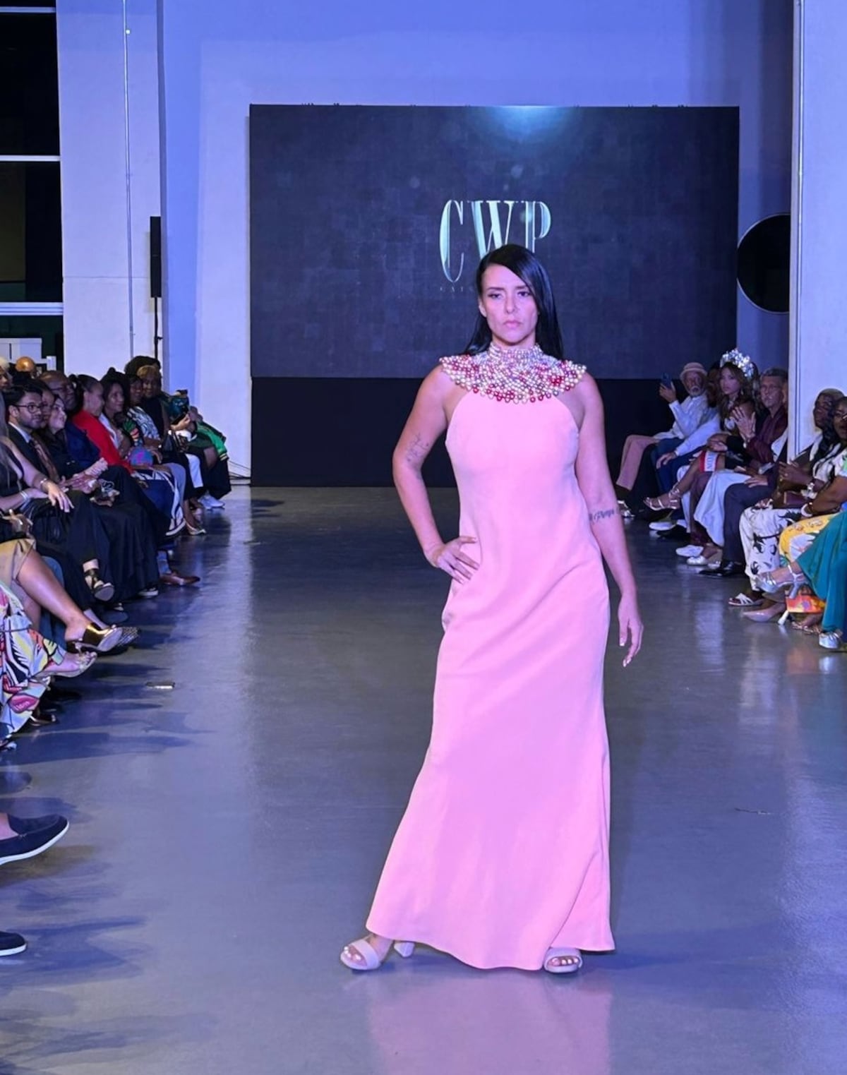 Cuatro mujeres privadas de libertad desfilaron en la apertura de un ‘fashion show’ en Ciudad de las Artes