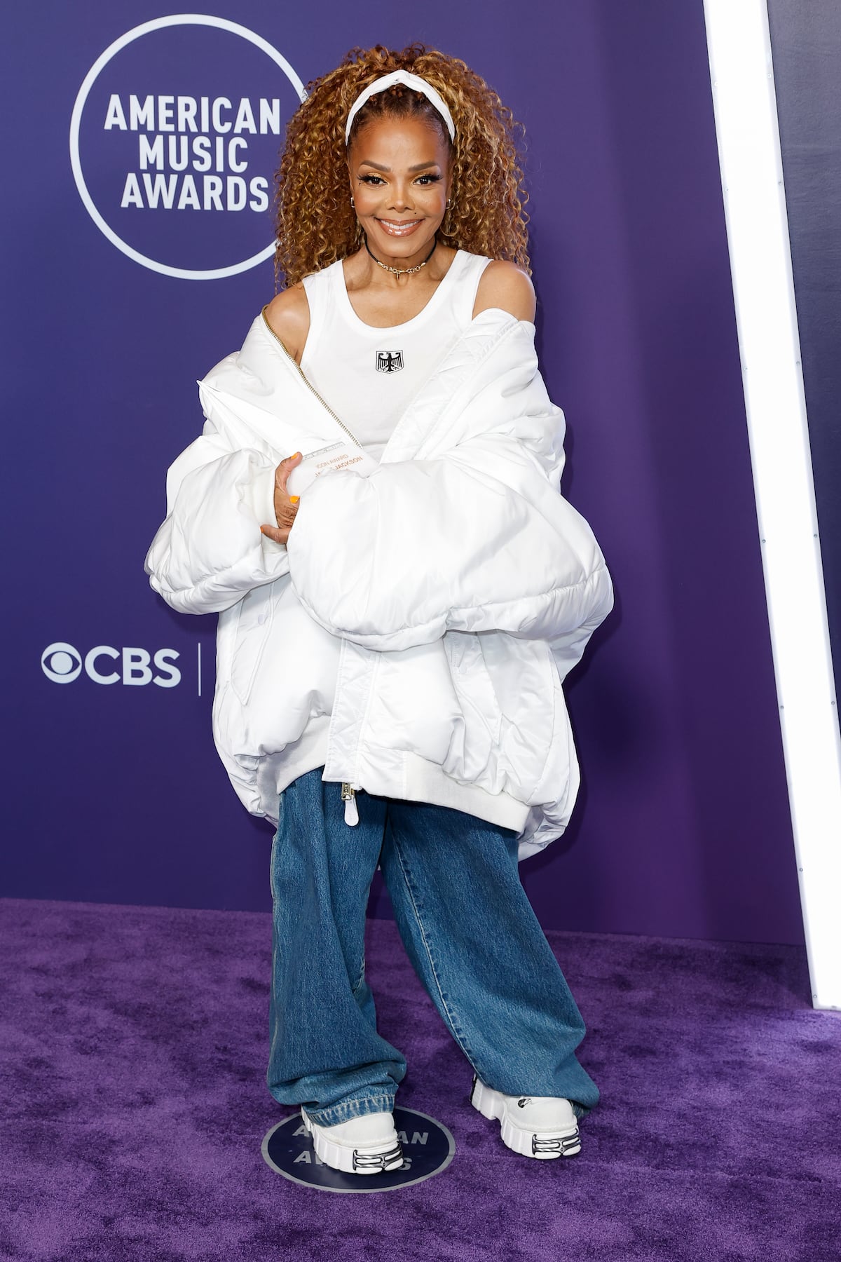 American Music Awards 2025: los looks más inolvidables de la alfombra roja