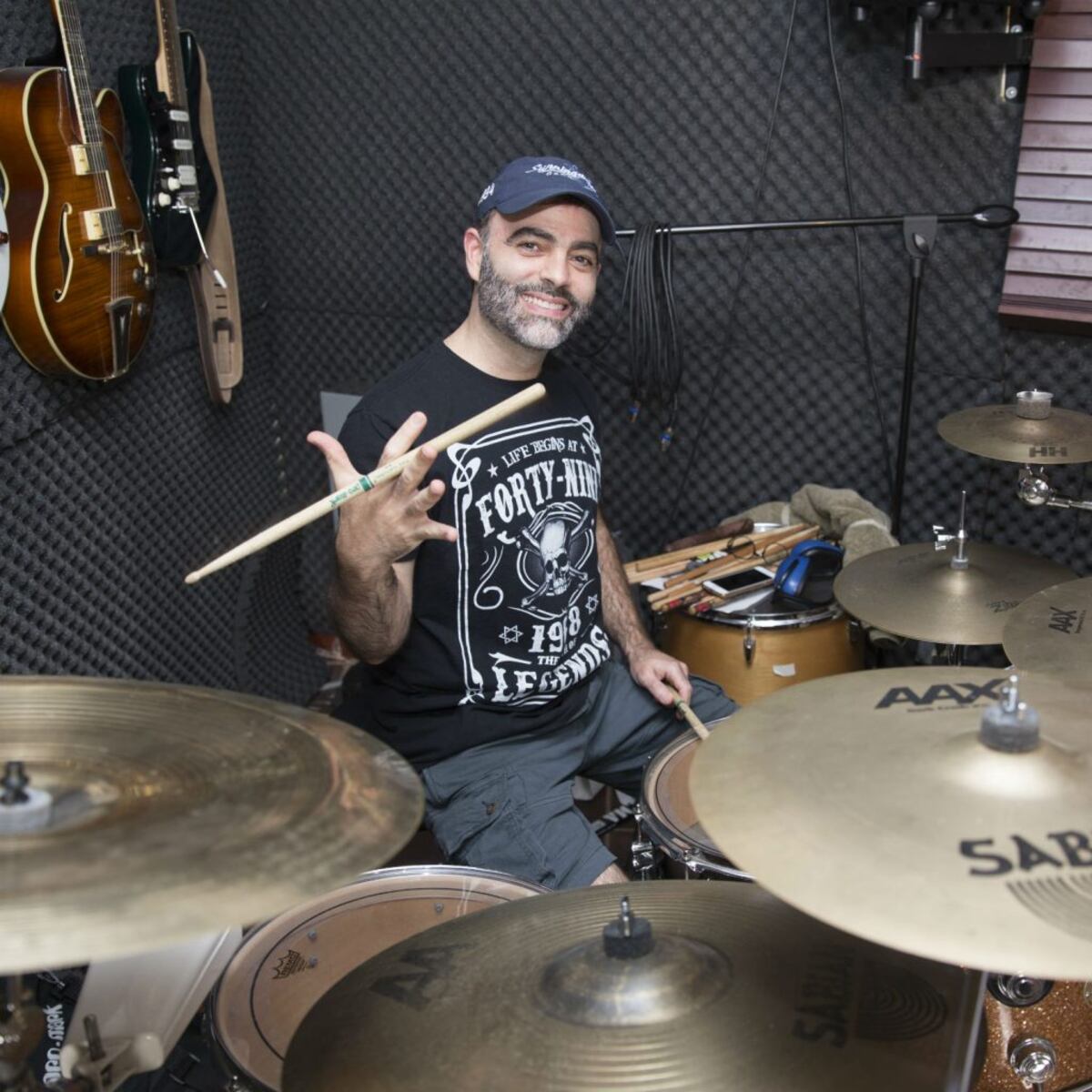 La tarima se les queda chica: la banda Egresos