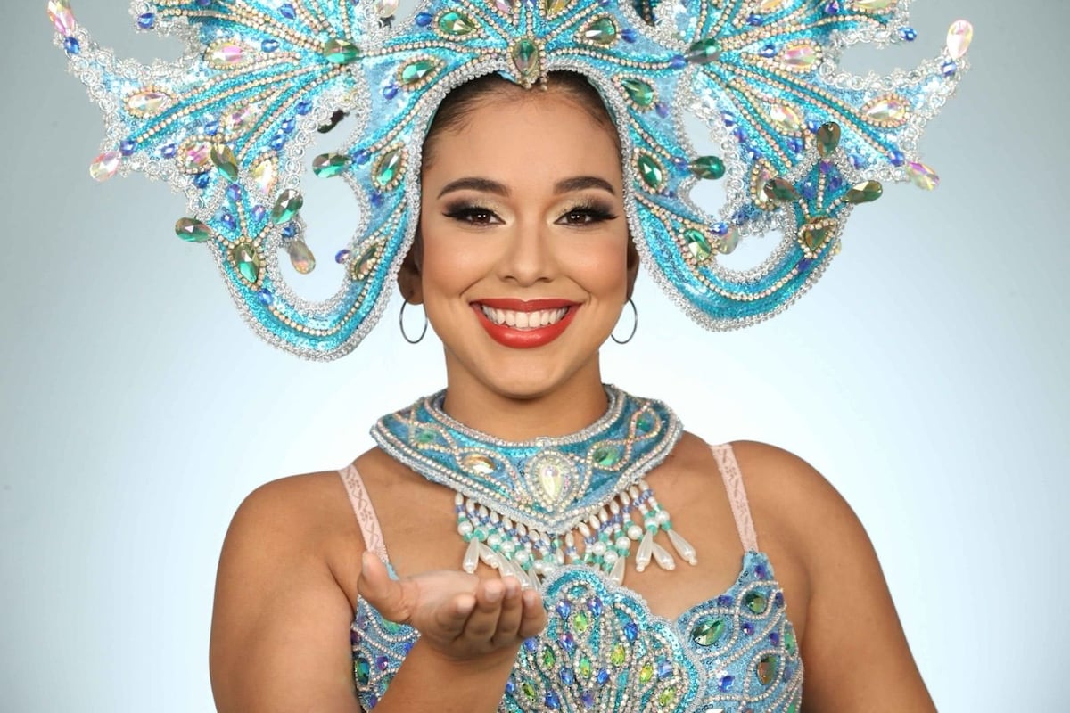 ¿Cómo se prepara el maquillaje de una reina de carnaval?