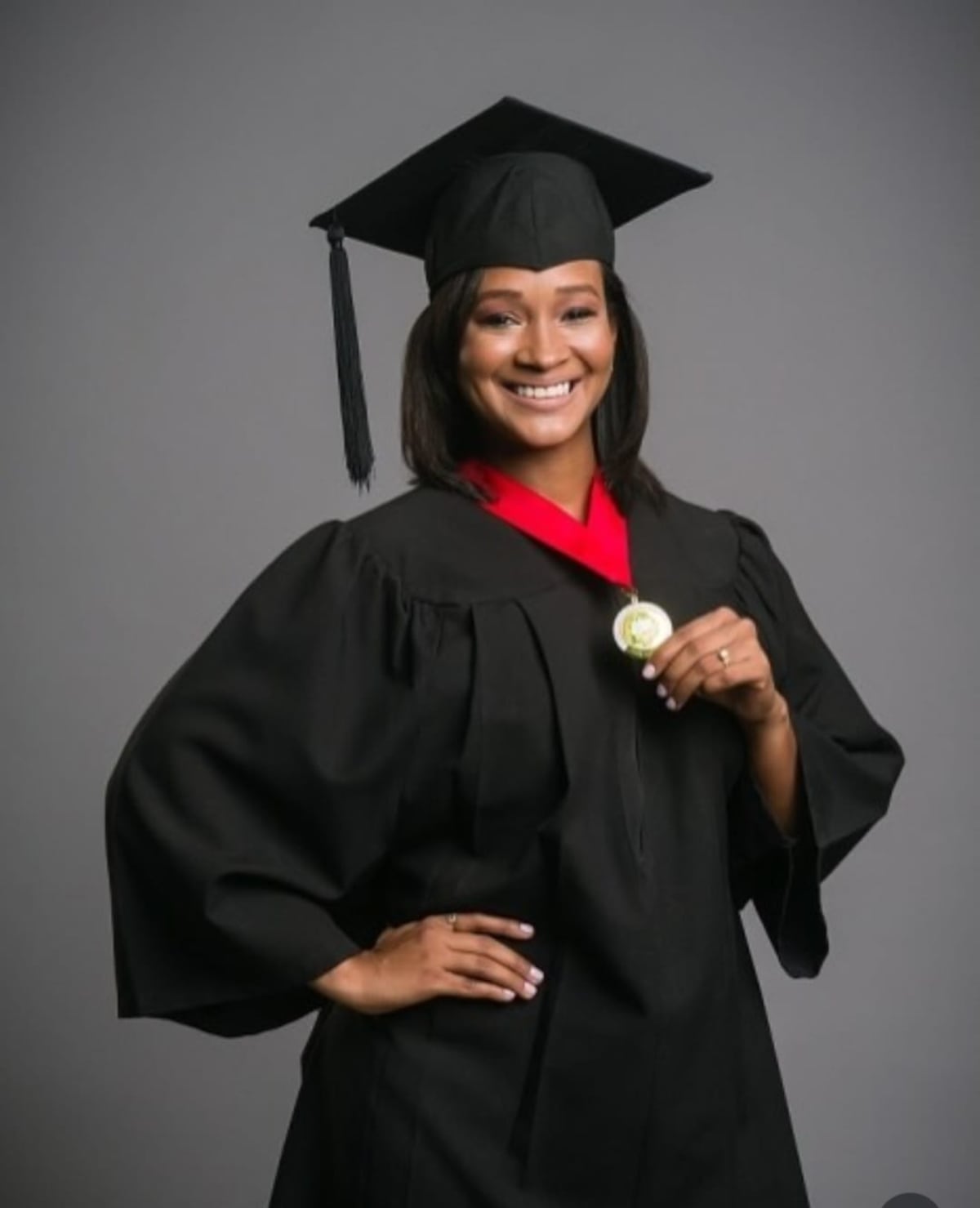 Yomatsy Hazlewood, Miss Panamá 2014 y su pareja, el periodista Félix Chávez, se gradúan con honores de la Facultad de Derecho de la Universidad de Panamá