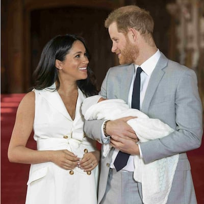 Meghan y Harry presentan a su bebé, el primer mestizo en la familia real británica