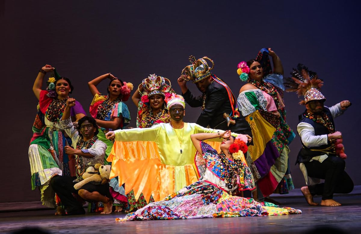 El Teatro Nacional se viste de tradición panameña con su Gala Folklórica anual