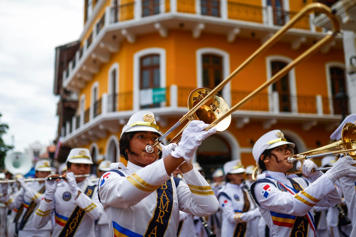 Panamá festeja sus Símbolos Patrios con un animado y colorido desfile en la capital