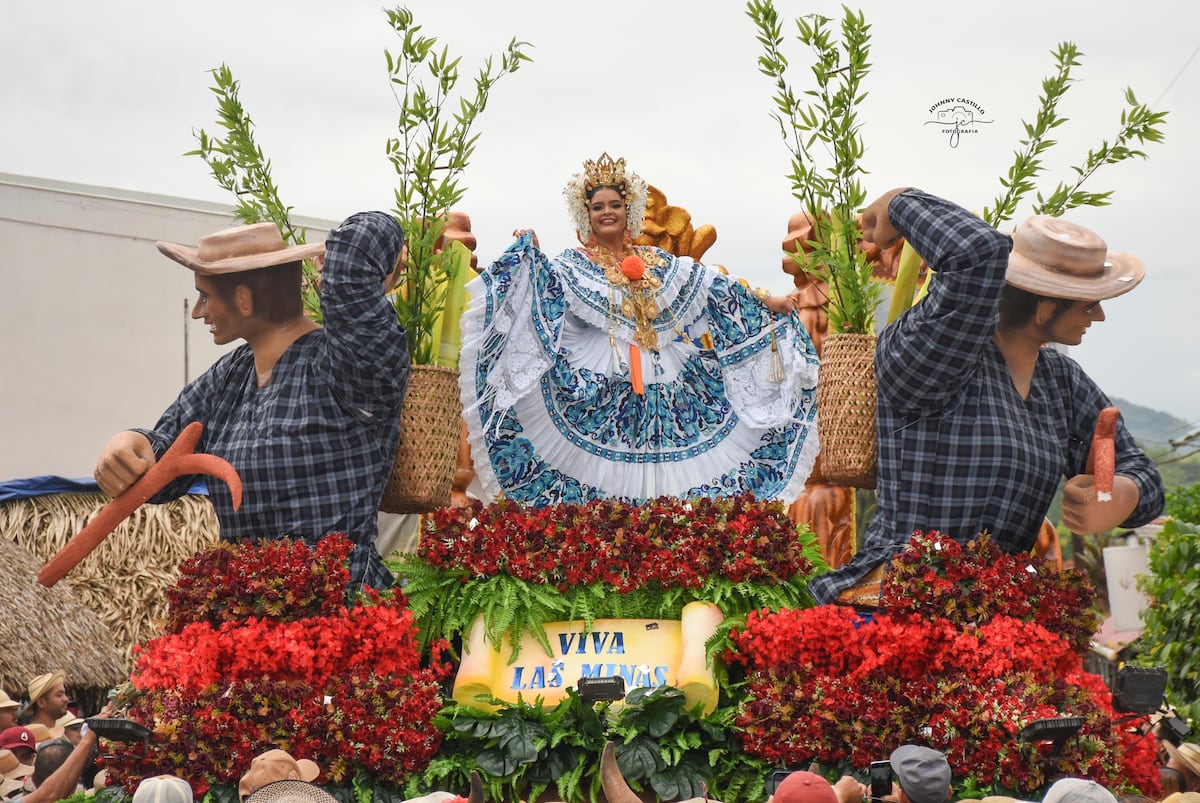 La pollera panameña a través de las reinas de nuestros festivales