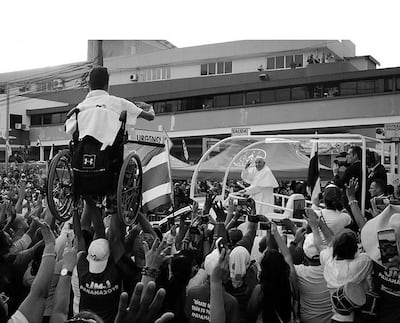 Cuando el papa Francisco visitó hace siete años Panamá y se hizo viral esta fotografía 