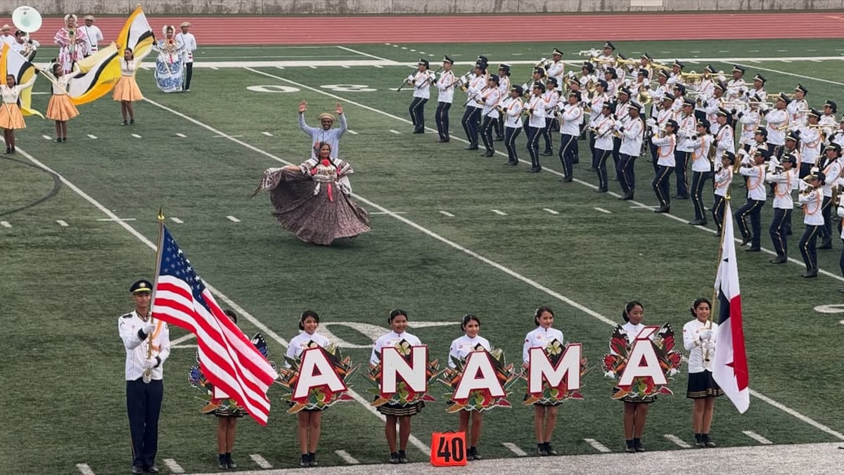 La banda del Colegio José Daniel Crespo se presenta en el Bandfest del Pasadena City College
