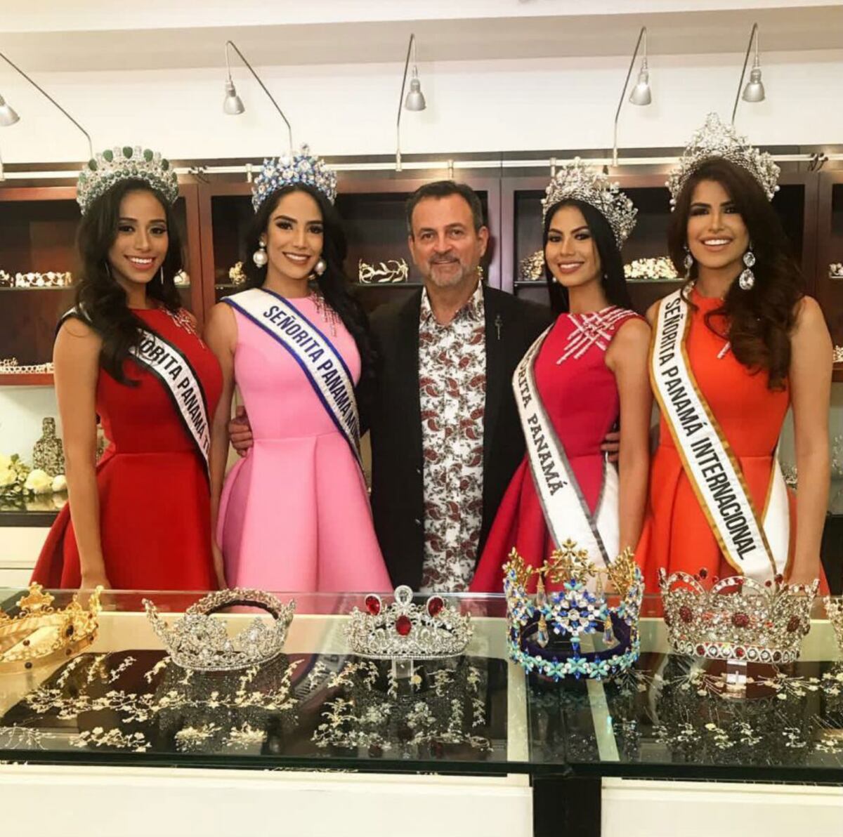 Solaris Barba, Señorita Panamá Mundo, estrena nueva corona