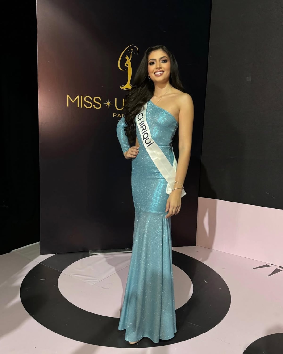 La sexi sesión de fotos de Mirna Caballini por su cumpleaños