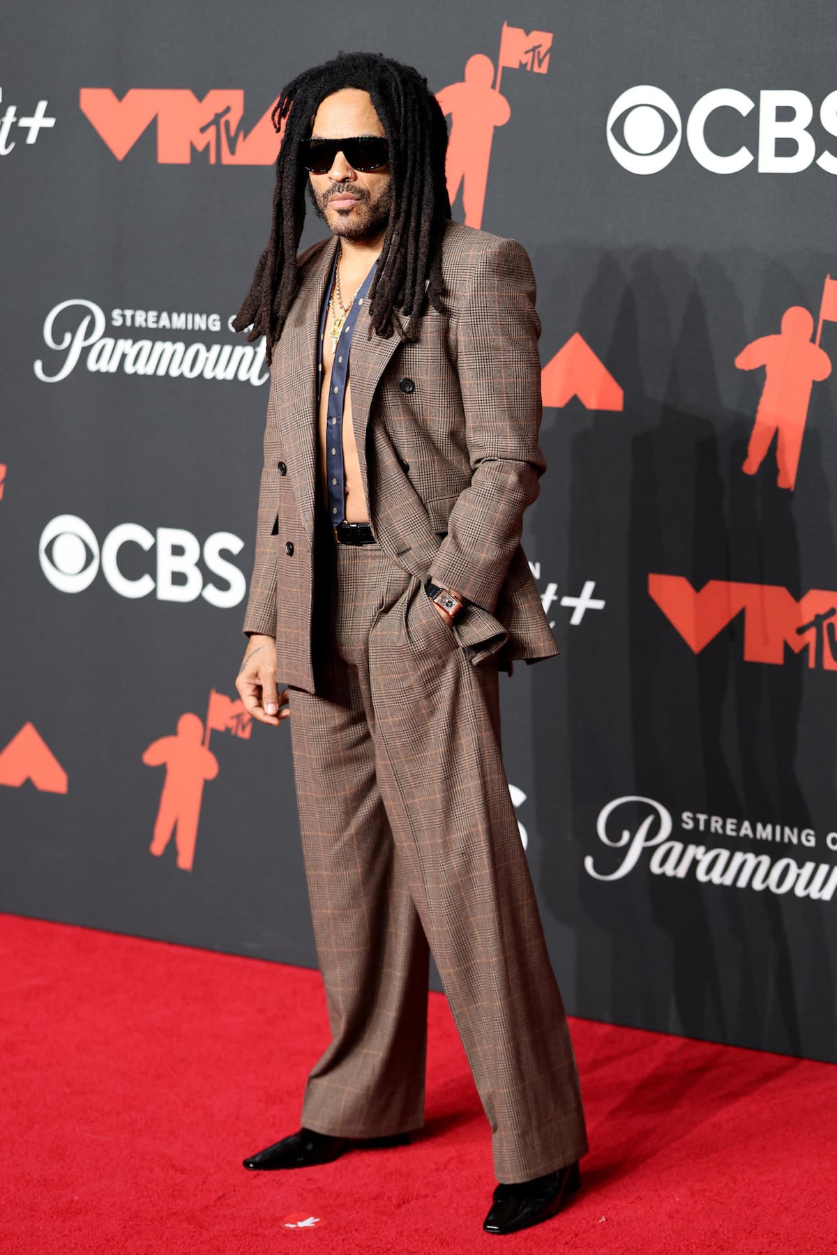 Brillo, encajes y rock: la moda que marcó los MTV VMAs 2025