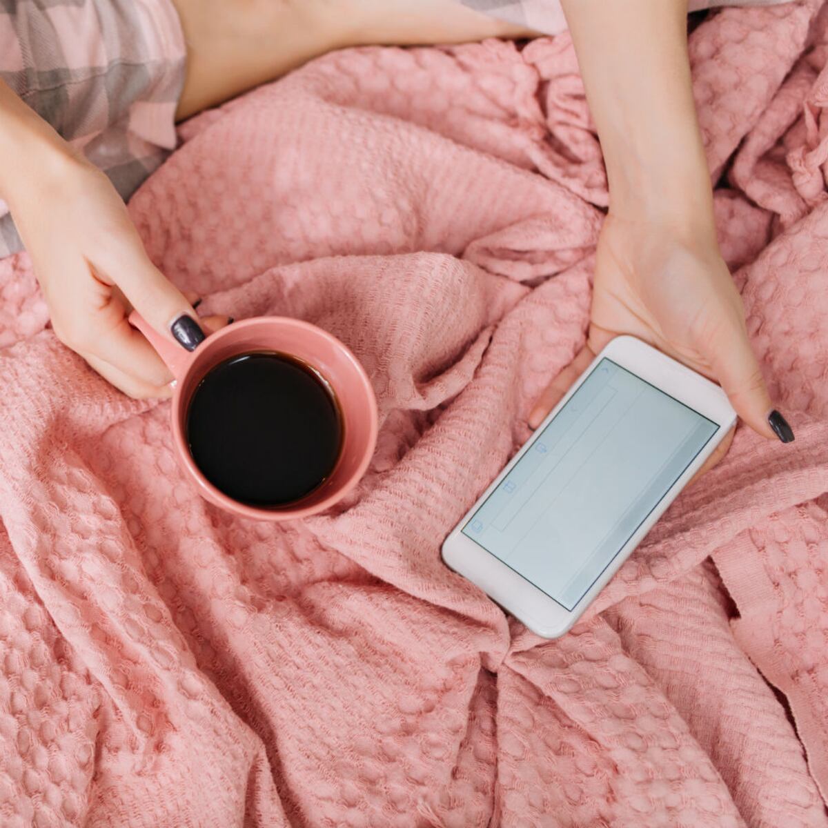 Amor en pijamas: con las redes sociales, se consigue a un clic