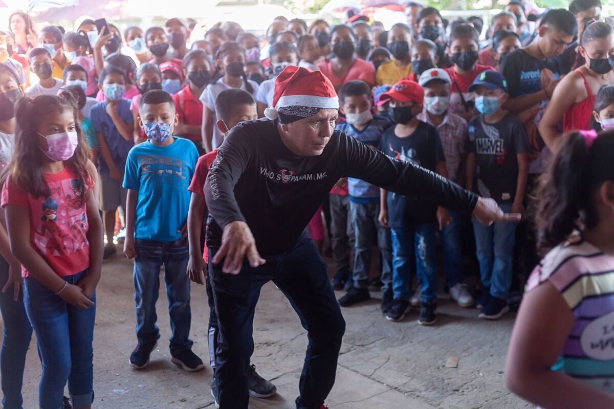Toyrun Panamá, regalos en motocicletas para niños en Navidad