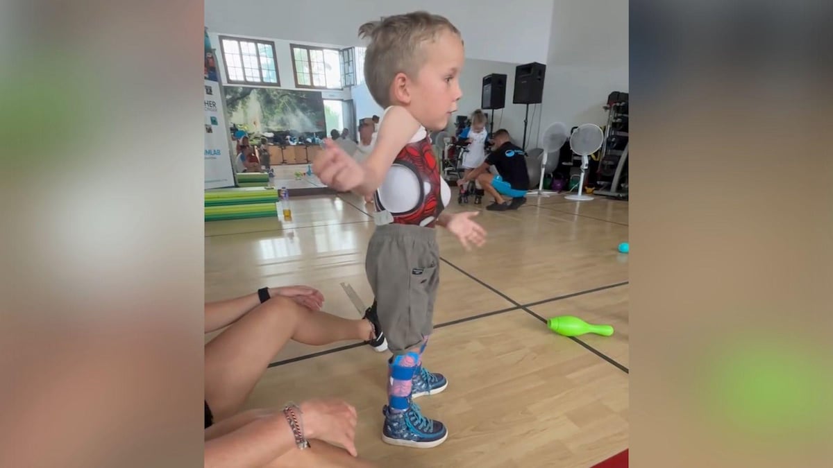 “A mi hijo le dieron el medicamento de terapia génica más caro del mundo y ahora puede caminar”