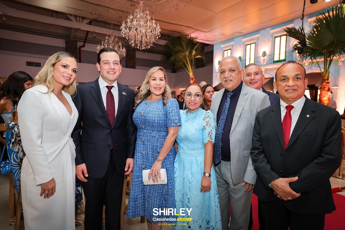 El look de Mayer Mizrachi, Mireya Moscoso y demás invitados a la alfombra roja de la recepción por los 250 años de la independencia de Estados Unidos