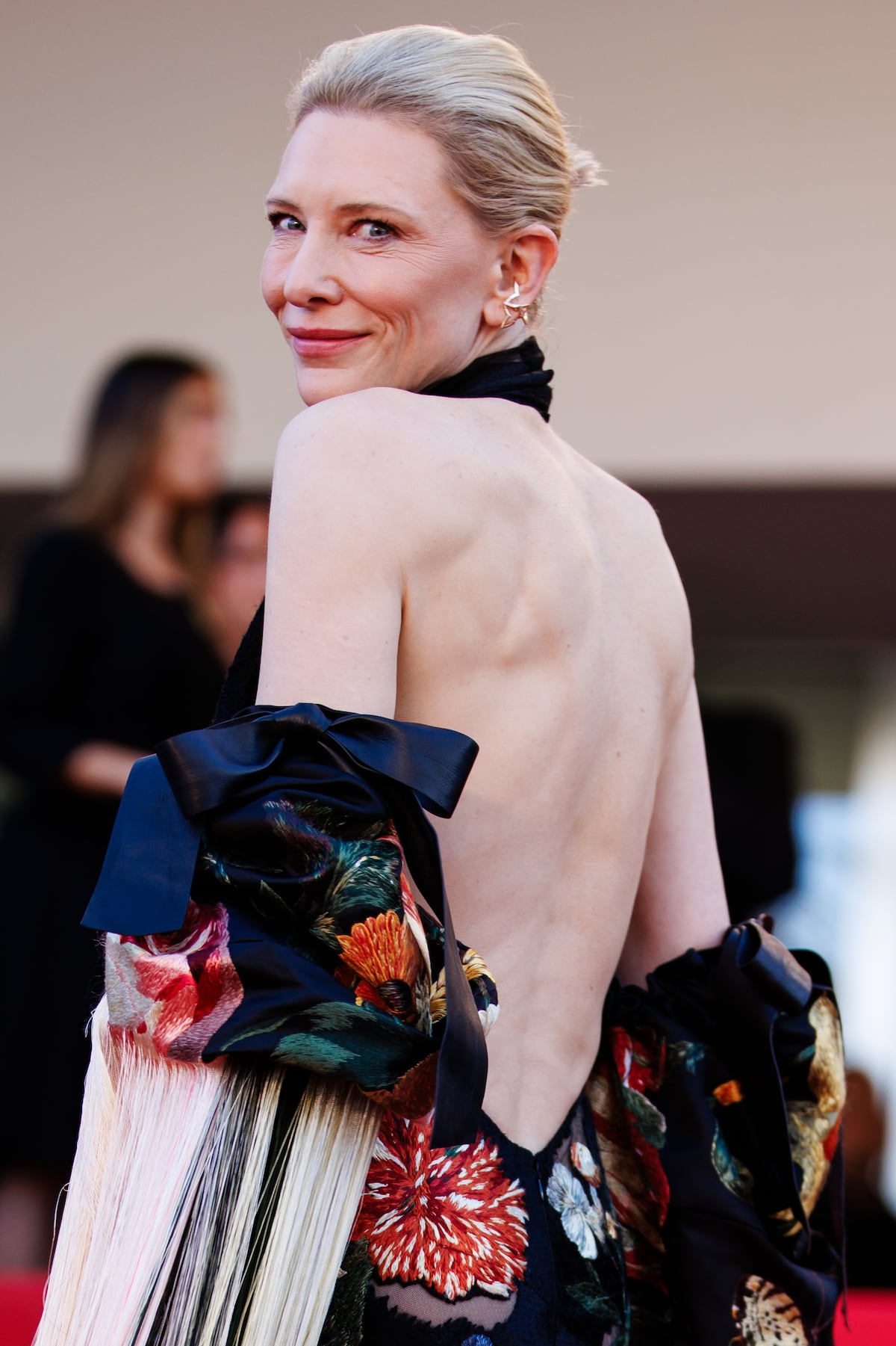 La actriz Cate Blanchett y su vestido de Givenchy, el más deslumbrante que ha pisado el Festival de Cannes este año