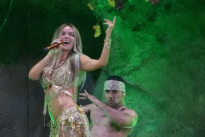 Karol G trae su 'Tropitour' a Los Ángeles y lanza fondo para Venezuela y Colombia