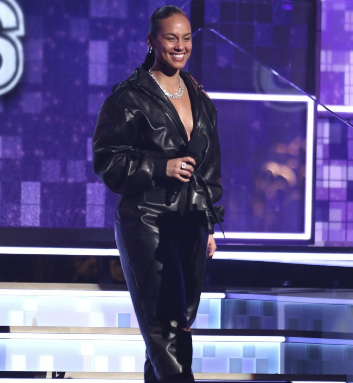 Alicia Keys en los Grammy: cinco trajes y sin maquillaje