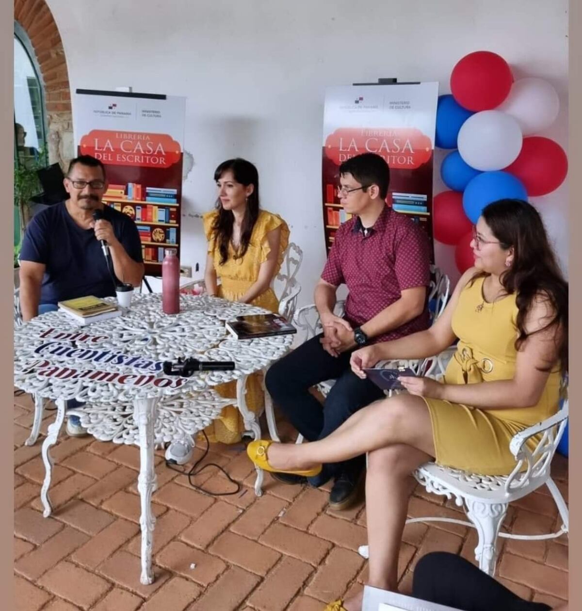 Entre cuentistas panameños, encuentro literario en Casco Antiguo