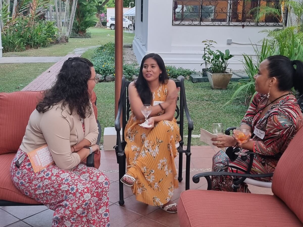 Networking entre mujeres en la residencia de la embajadora de Estados Unidos