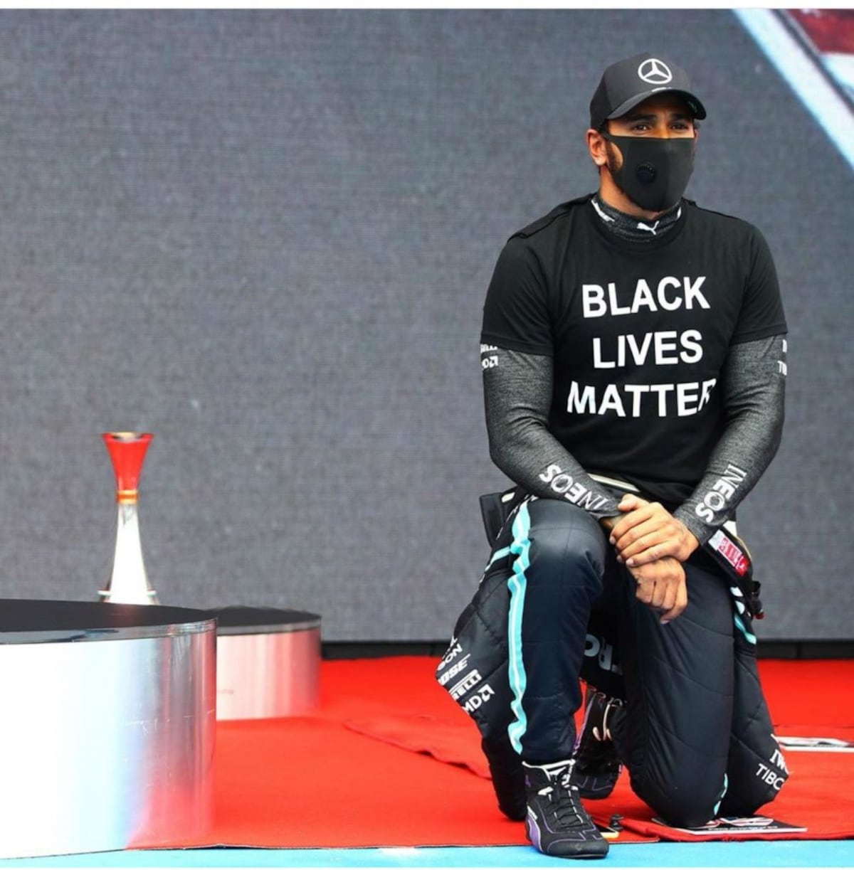 Ropa en contra del racismo: cuando la indumentaria protesta ante la injusticia racial