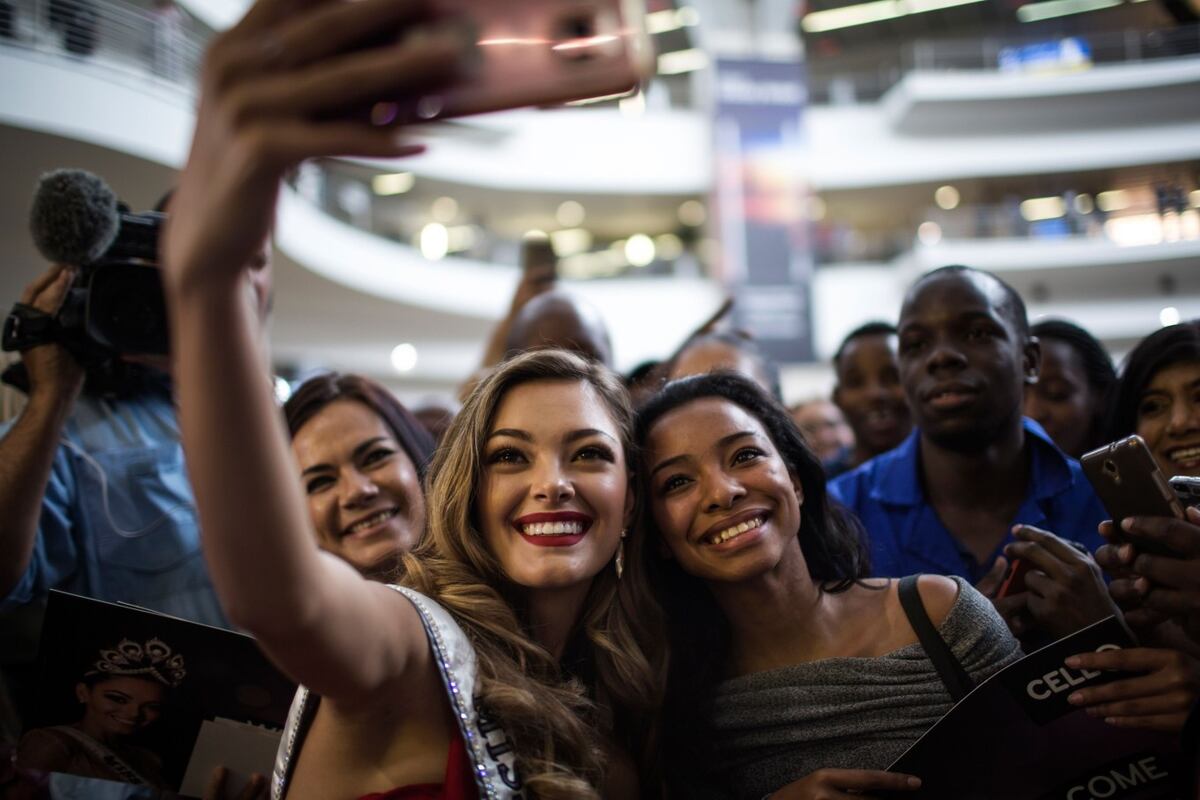 Miss Universo de visita a su país natal Sudáfrica