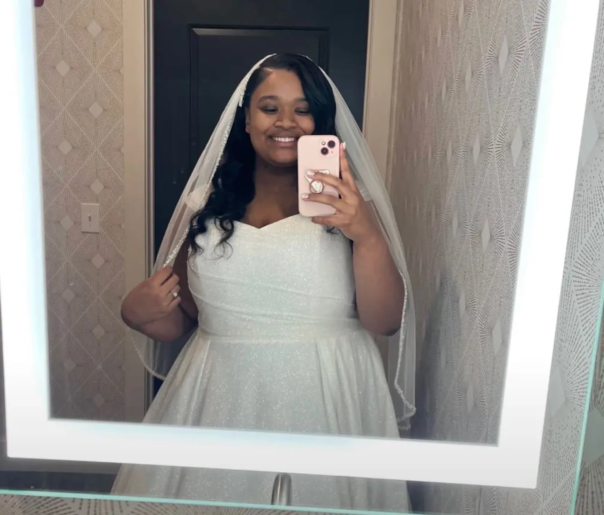 Al altar sin ‘make up’: la novia que se casó sin maquillaje y se volvió viral en TikTok