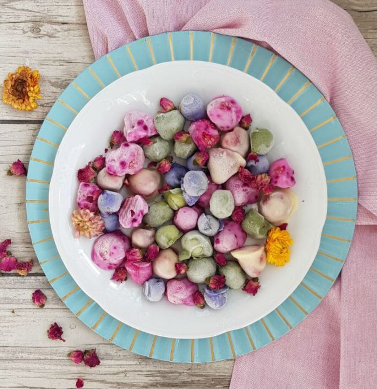 Frutas con yogur congelado